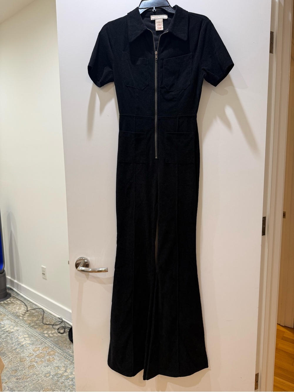 Flying Tomato Black Short-Sleeve Zip Flared Jumpsuit 70s Utility Hourglass - Picture 2 of 9